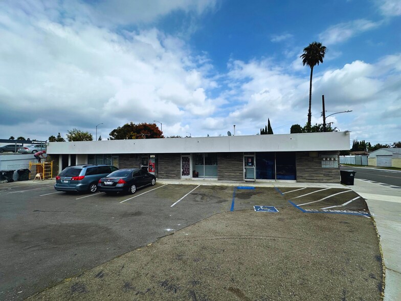 More Photos Of 2329-2335 W Sequoia Ave, Anaheim General Retail For Sale