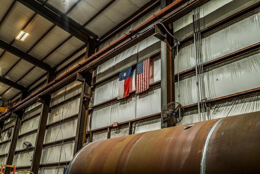 More Photos Of 520 Tradeway Dr, Mineral Wells Warehouse For Sale