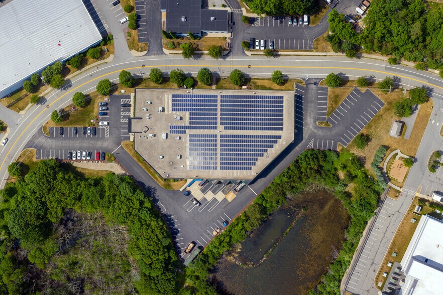 More Photos Of 1275 Park East Dr, Woonsocket Light Distribution For Lease