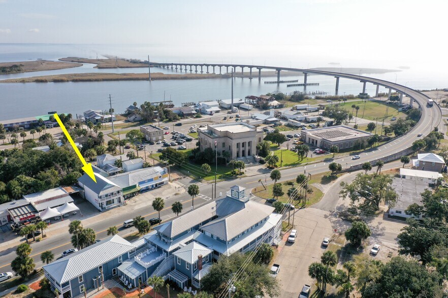 More Photos Of 51 Market St, Apalachicola Storefront Retail Residential For Lease