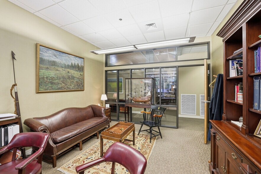 More Photos Of 68031 Capital Trace Row, Mandeville Office For Sale