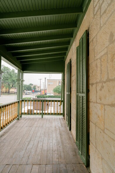 More Photos Of 814 Augusta St, San Antonio Restaurant For Sale