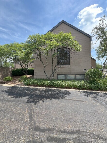 More Photos Of 4181 Holiday St NW, North Canton Office For Sale