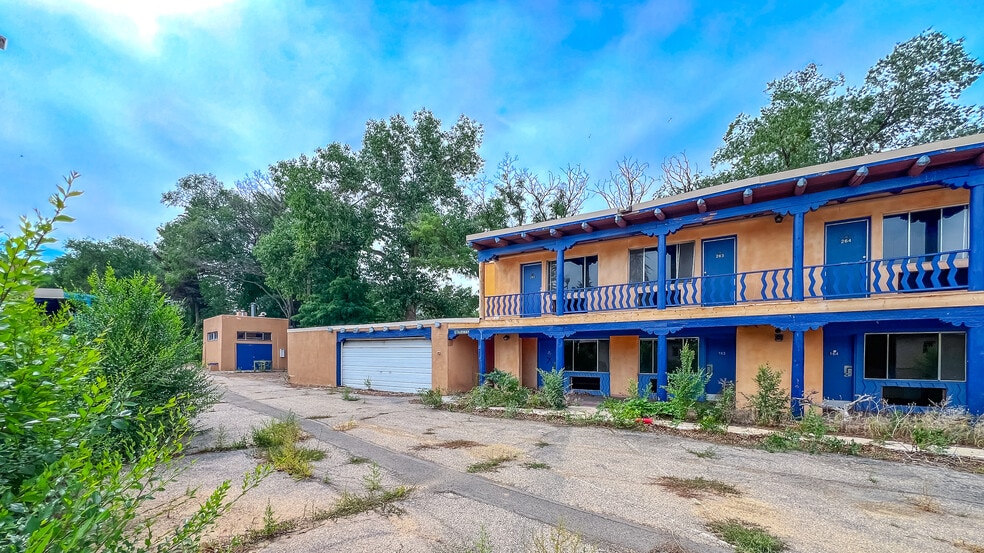More Photos Of 413 Paseo Del Pueblo Norte, Taos Hotel For Sale