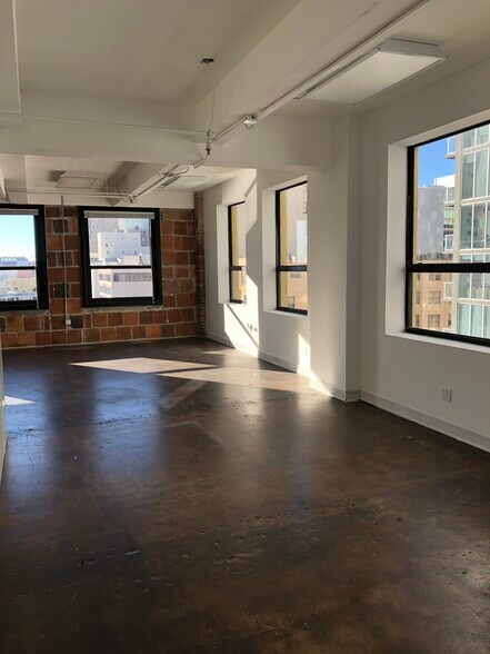 More Photos Of 168 SE 1st St, Miami Loft Creative Space For Sale