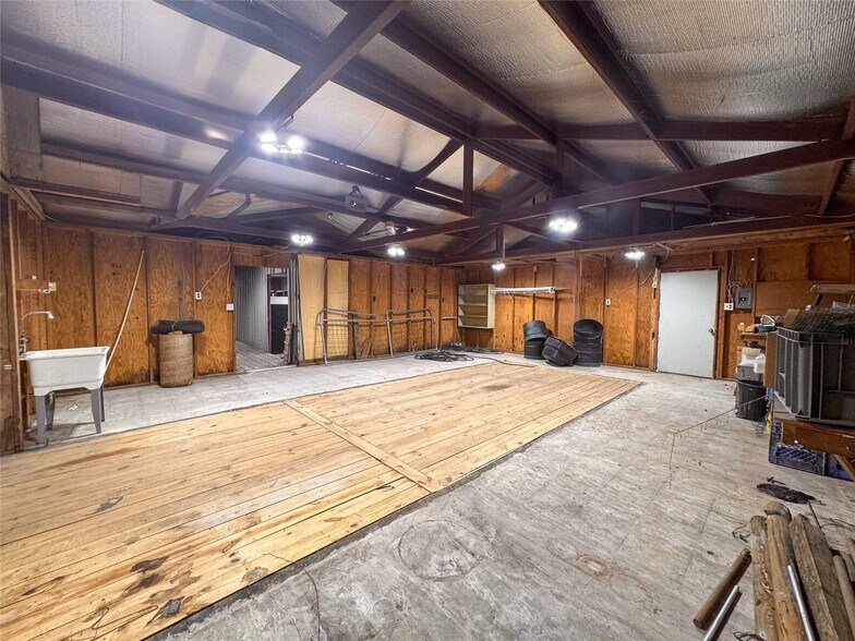 More Photos Of 15331 Lake Lamond Rd, Conroe Flex For Lease