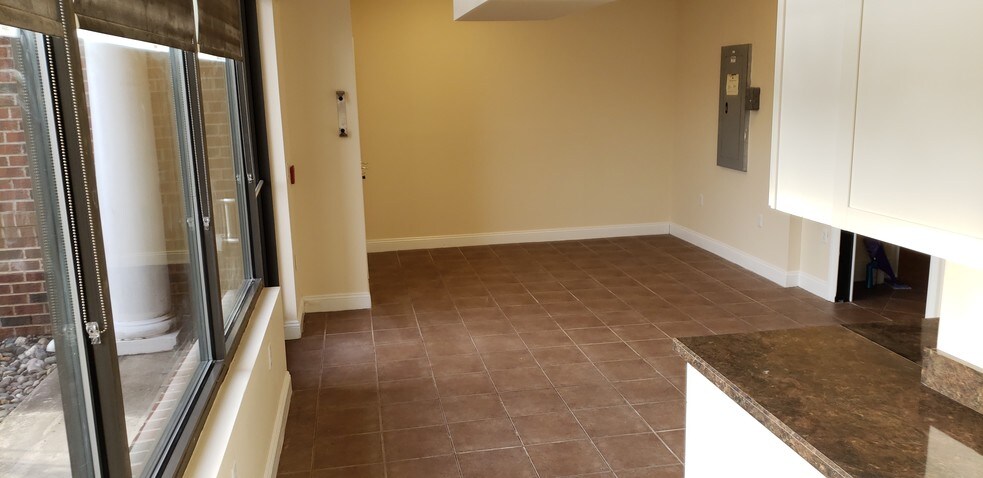 More Photos Of 422 US Highway 22 W, White House Station Storefront Retail Office For Lease