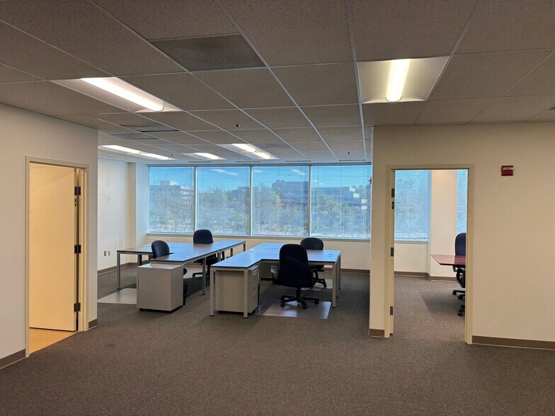 More Photos Of 1801 Robert Fulton Dr, Reston Medical For Lease