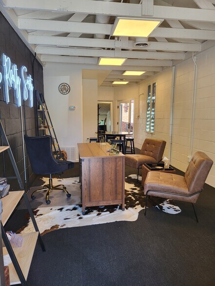 More Photos Of 7451 Monterey St, Gilroy Storefront Retail Office For Sale