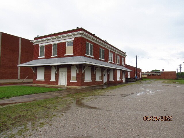 Primary Photo Of 301 N Washington St, Ardmore Distribution For Sale
