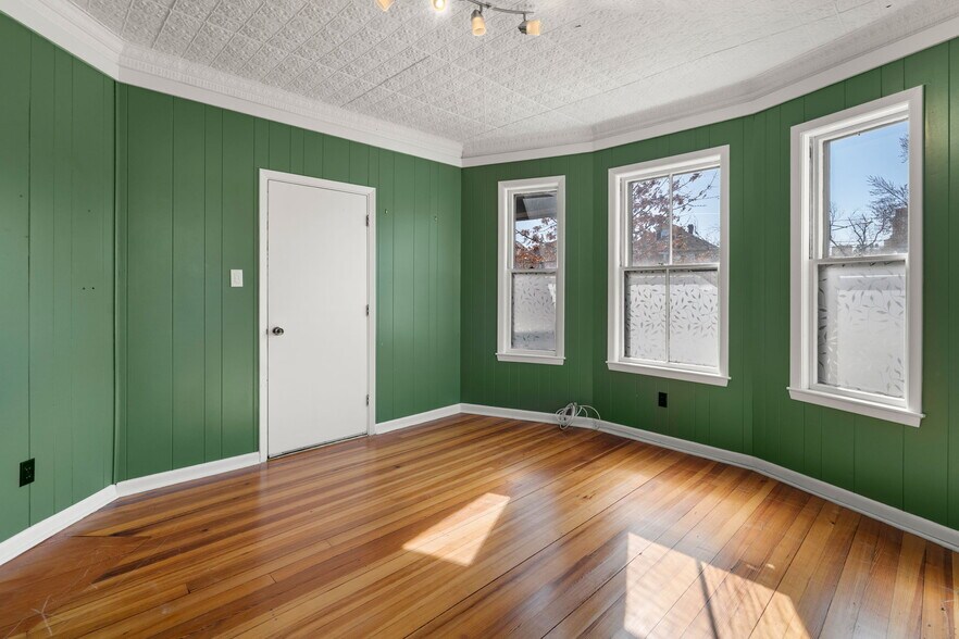 More Photos Of 113 Belmont St, Belmont Office For Sale