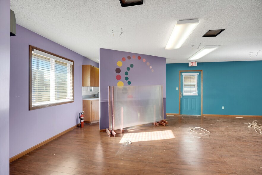 More Photos Of 804 Winchester Dr, Sedalia Medical For Sale