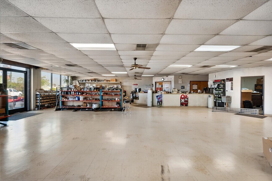 More Photos Of 3151 Int 45 E hwy, Corsicana Warehouse For Sale