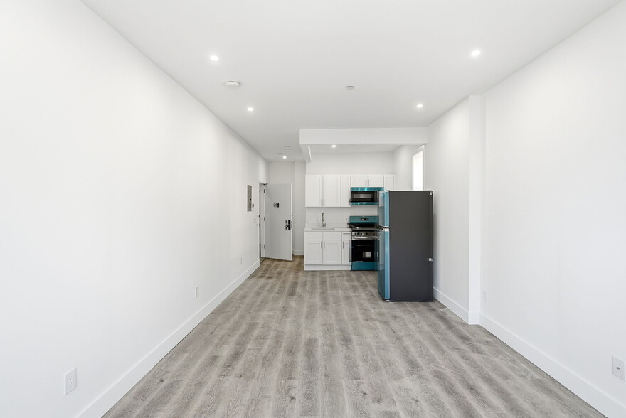 More Photos Of 2152 Muliner Ave, Bronx Apartments For Sale