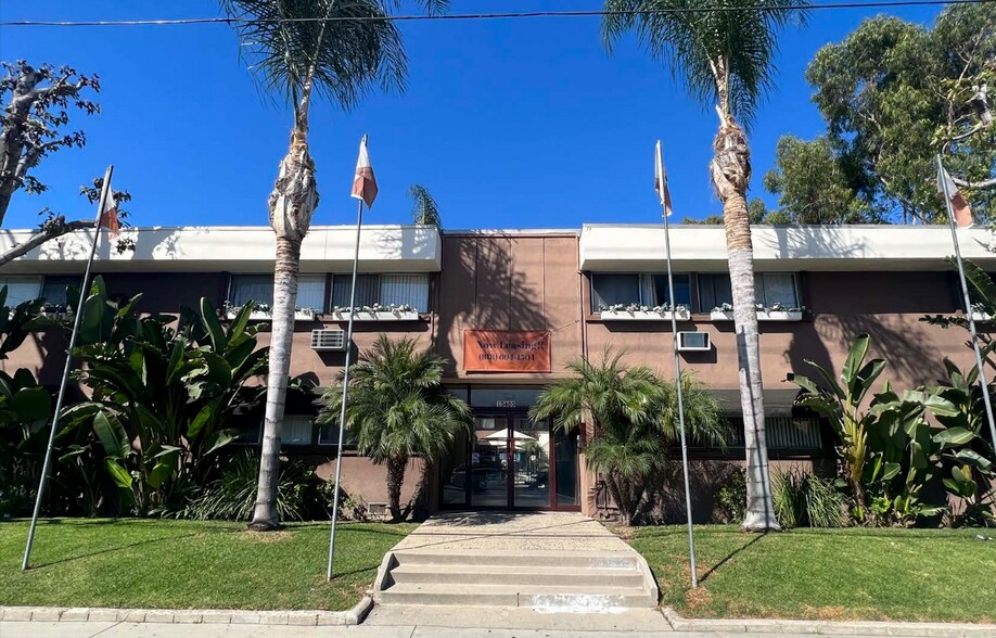 More Photos Of 15405 Vanowen St, Van Nuys Apartments For Sale