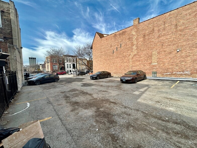 More Photos Of 3453 S Prairie Ave, Chicago Storefront Retail Residential For Lease