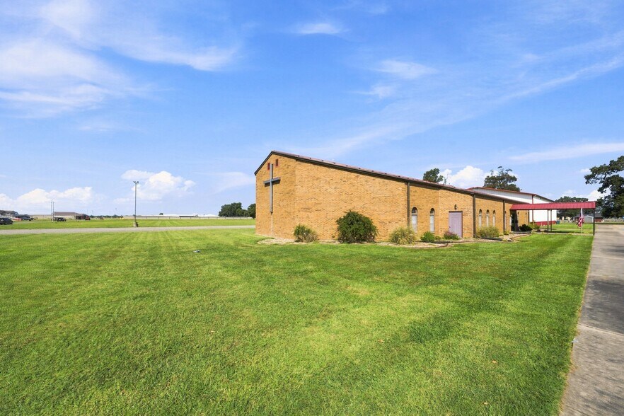 More Photos Of 951 S Kingshighway St, Sikeston Office For Sale