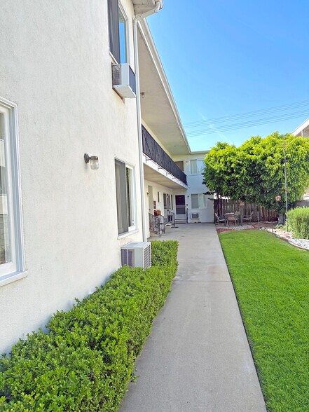 More Photos Of 425 E Magnolia Blvd, Burbank Apartments For Sale