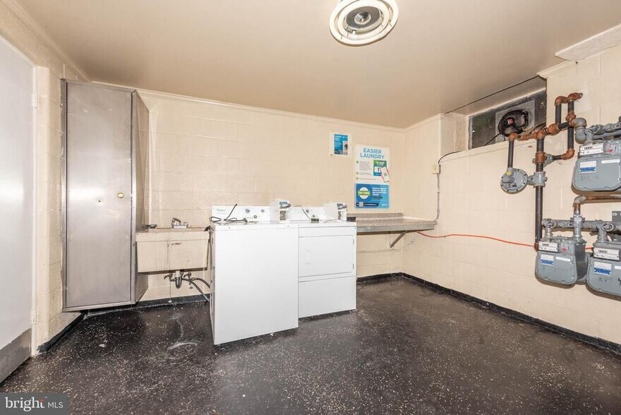 More Photos Of 1911 W Baltimore St, Baltimore Apartments For Sale