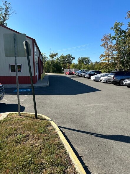 More Photos Of 5721 Wellington Rd, Gainesville Service For Sale