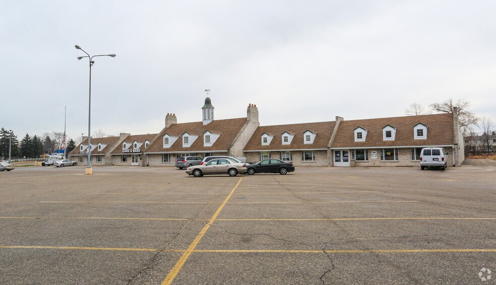 More Photos Of W173N9170 Saint Francis Dr, Menomonee Falls General Retail For Sale