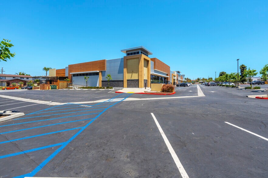 More Photos Of 4570-4580 Atlantic Ave, Long Beach Unknown For Lease