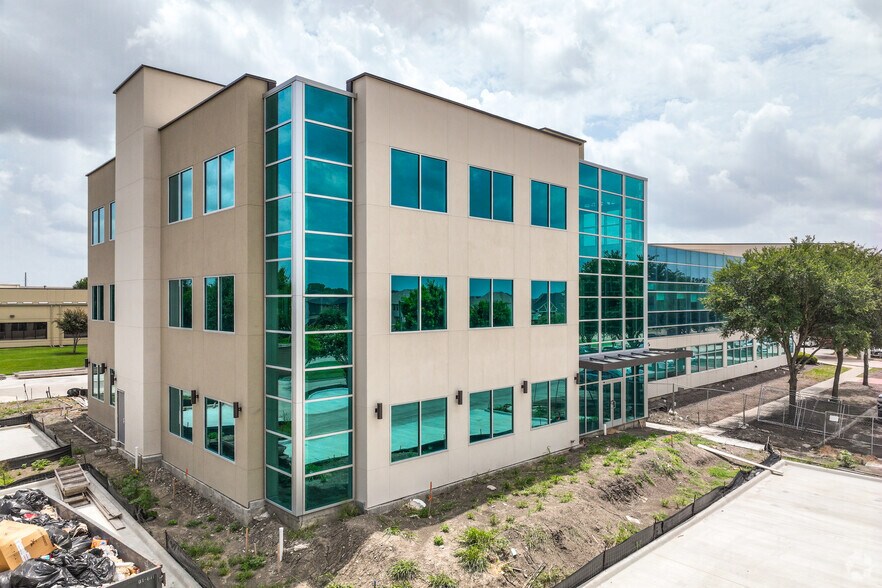 Primary Photo Of 977 Raintree Cir, Allen Medical For Lease