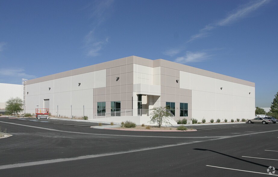 More Photos Of 3225 W Post Rd, Las Vegas Warehouse For Lease
