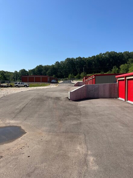More Photos Of 2560 Old Route 5, Camdenton Self Storage For Sale