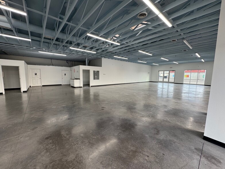 More Photos Of 125 Division St, Waite Park Auto Dealership For Sale