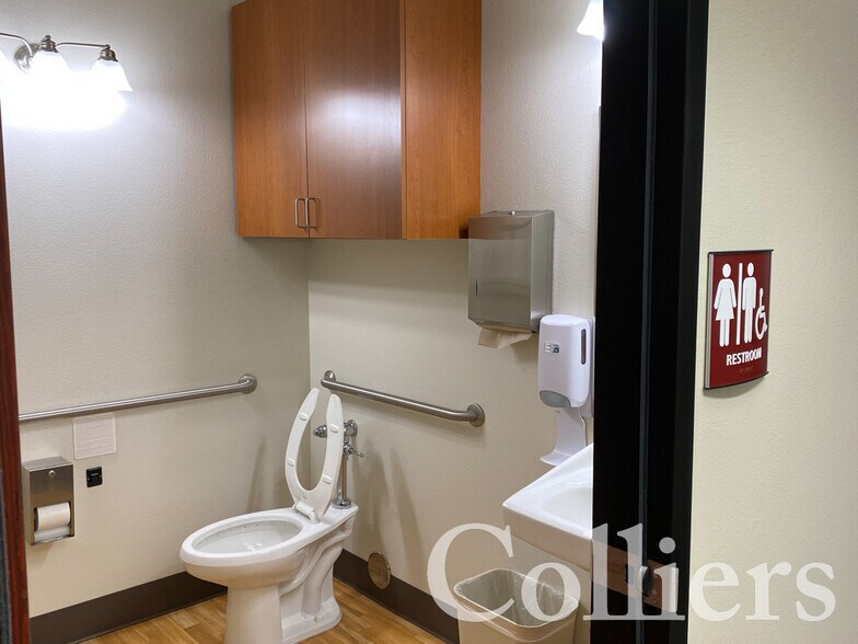 More Photos Of 1880 W Judith Ln, Boise Office For Sale