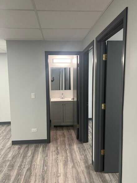 More Photos Of 5133 Washington St, Downers Grove Apartments For Lease