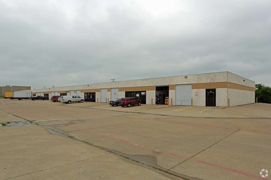 More Photos Of 2133 Great Southwest Pky, Grand Prairie Unknown For Lease