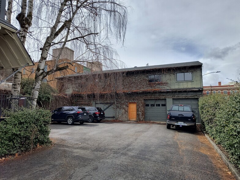 Primary Photo Of 620 S Washington St, Spokane Freestanding For Lease