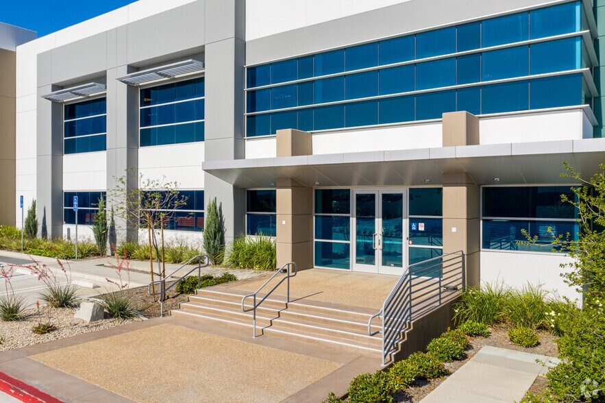 More Photos Of 4278 N Harbor Blvd, Fullerton Warehouse For Lease