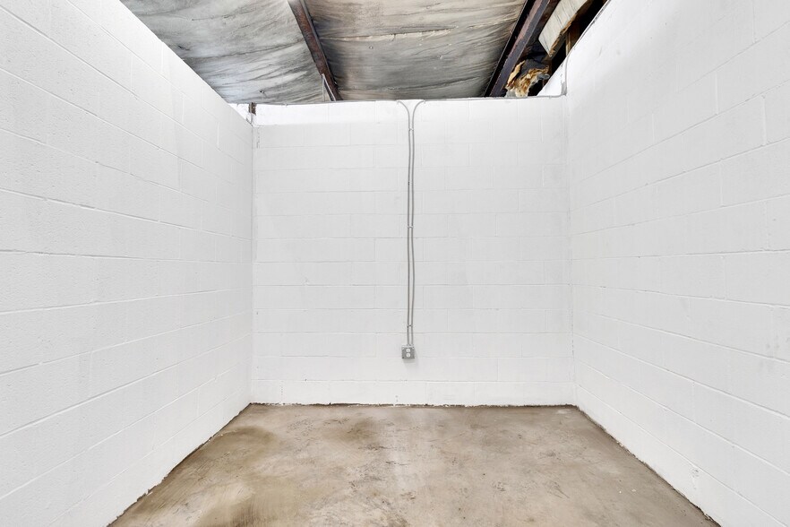 More Photos Of 65 Atlas Rd, Uniontown Manufacturing For Sale