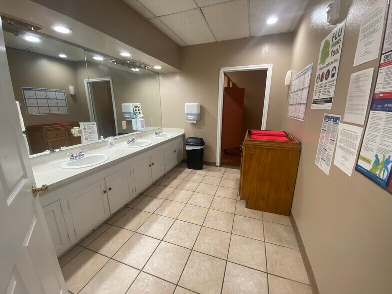 More Photos Of 111 W 5th St, Tyler Loft Creative Space For Sale