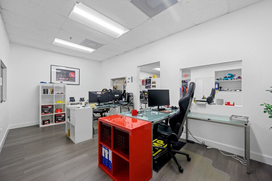 More Photos Of 1701-2089 NW 87th Ave, Miami Warehouse For Lease