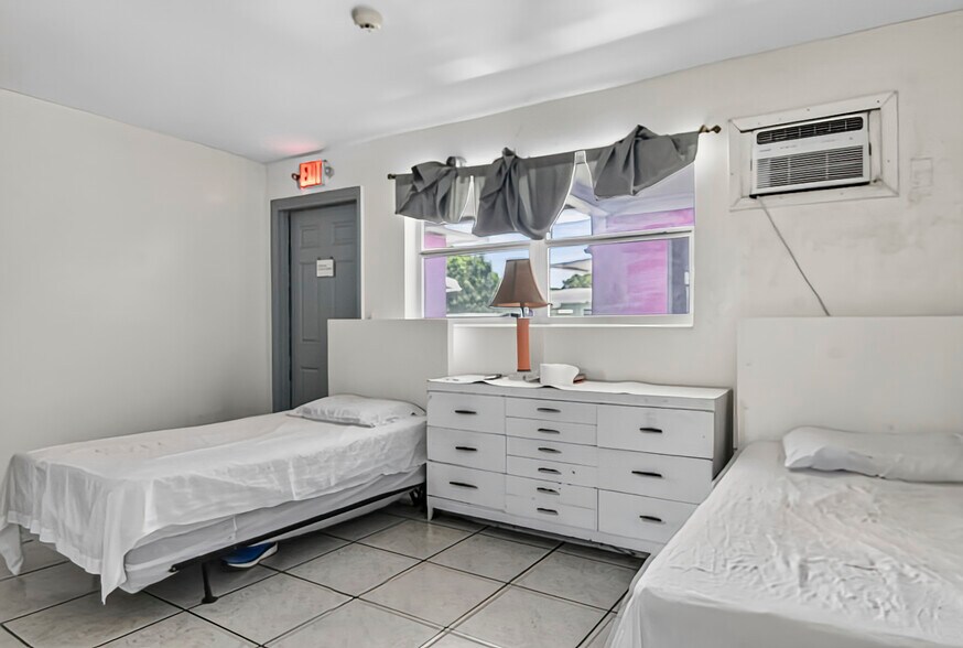 More Photos Of Blue Heron Blvd - 40 Bed Licensed Independent Living Facility, Riviera Beach Healthcare For Sale