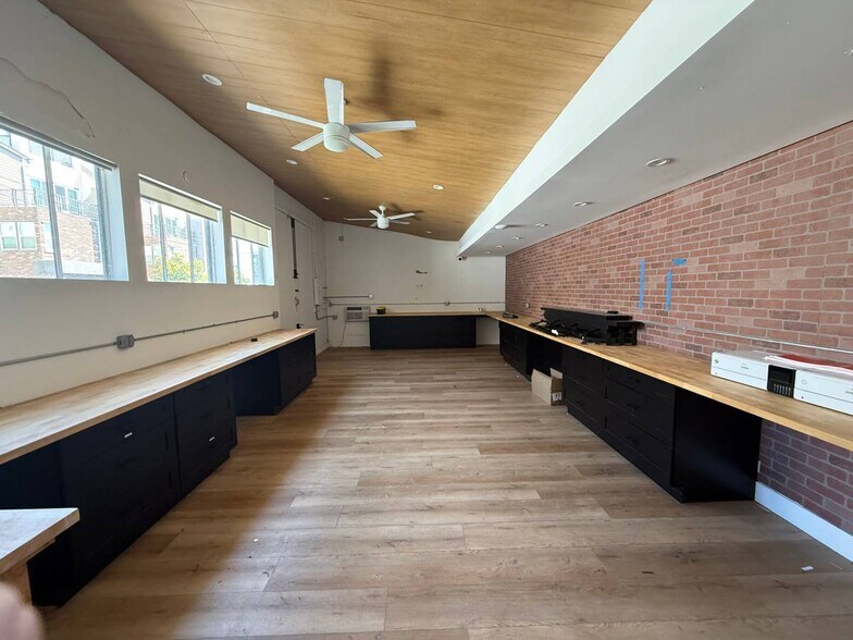 More Photos Of 2020 Placentia Ave, Costa Mesa Manufacturing For Lease