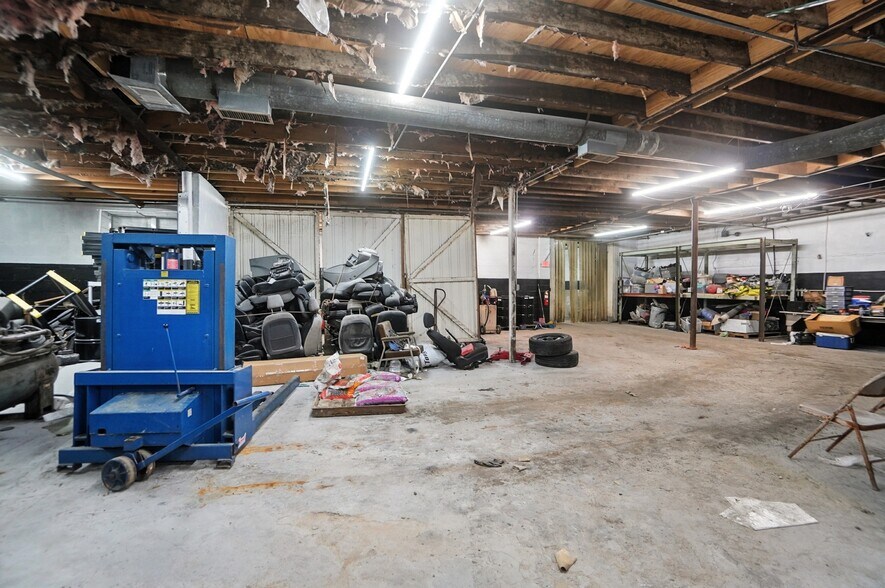 More Photos Of 603 S Broadway St, Dayton Warehouse For Sale