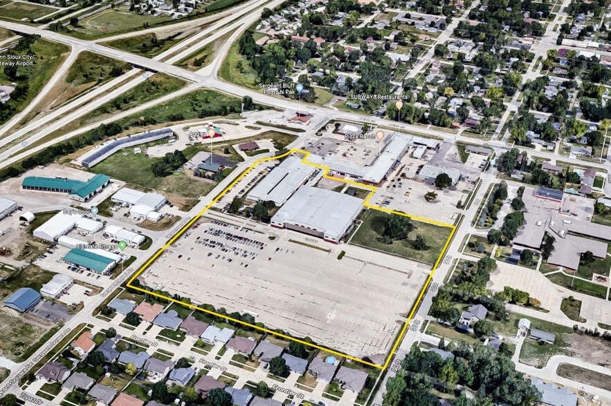 More Photos Of 102 Sergeant Square Dr, Sergeant Bluff Office For Sale