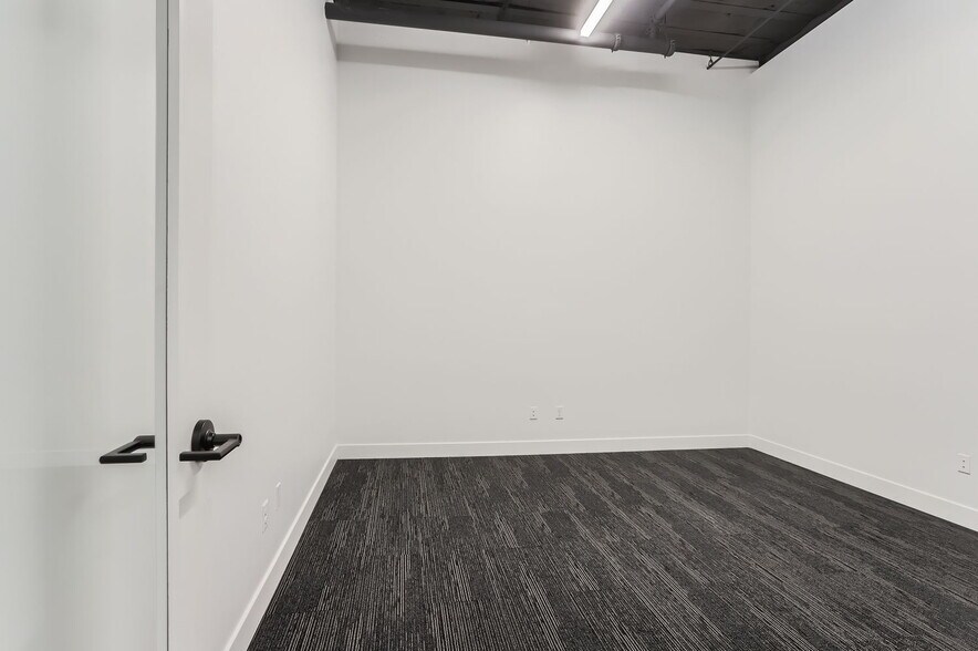 More Photos Of 1495 Overlook Dr, Lafayette Light Manufacturing For Lease