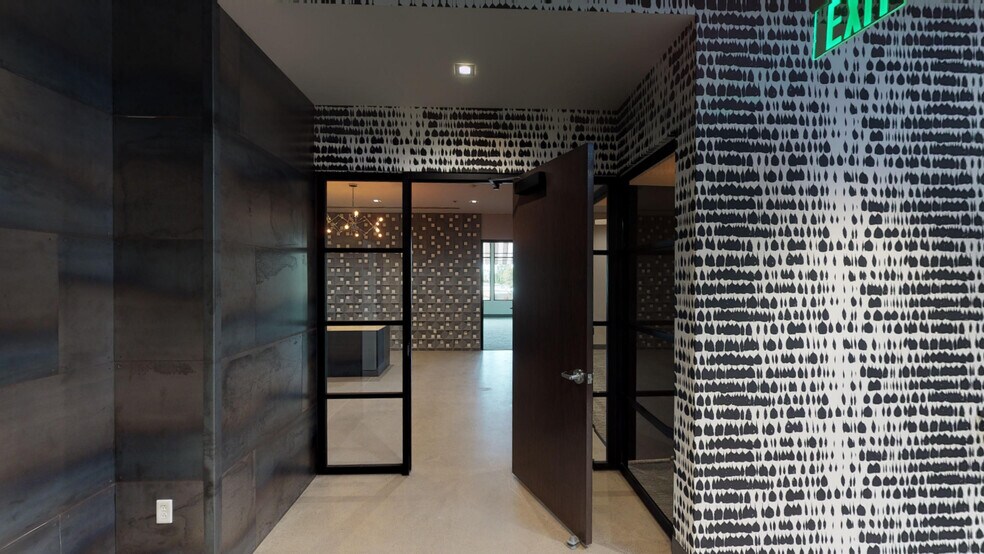 More Photos Of 7300 N Via Paseo Del Sur, Scottsdale Loft Creative Space For Lease