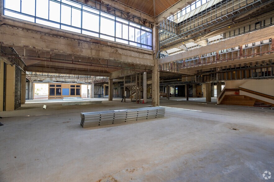 More Photos Of 3160 Geneva St, Los Angeles Medical For Sale