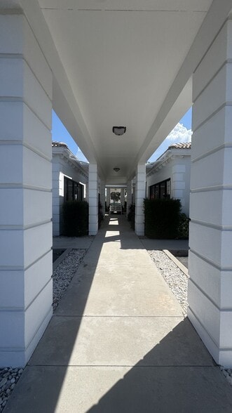 More Photos Of 8065-8075 Beneva Rd, Sarasota Medical For Lease