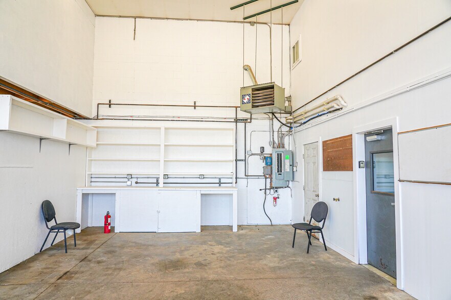 More Photos Of 102 Cecil Henderson Rd, Canonsburg Service For Lease