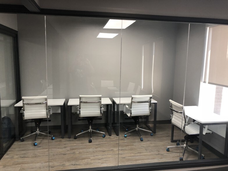 More Photos Of 866 The Queensway, Toronto Office For Lease