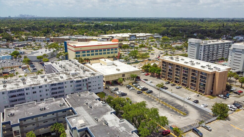 More Photos Of 951 NE 167th St, Miami Medical For Sale