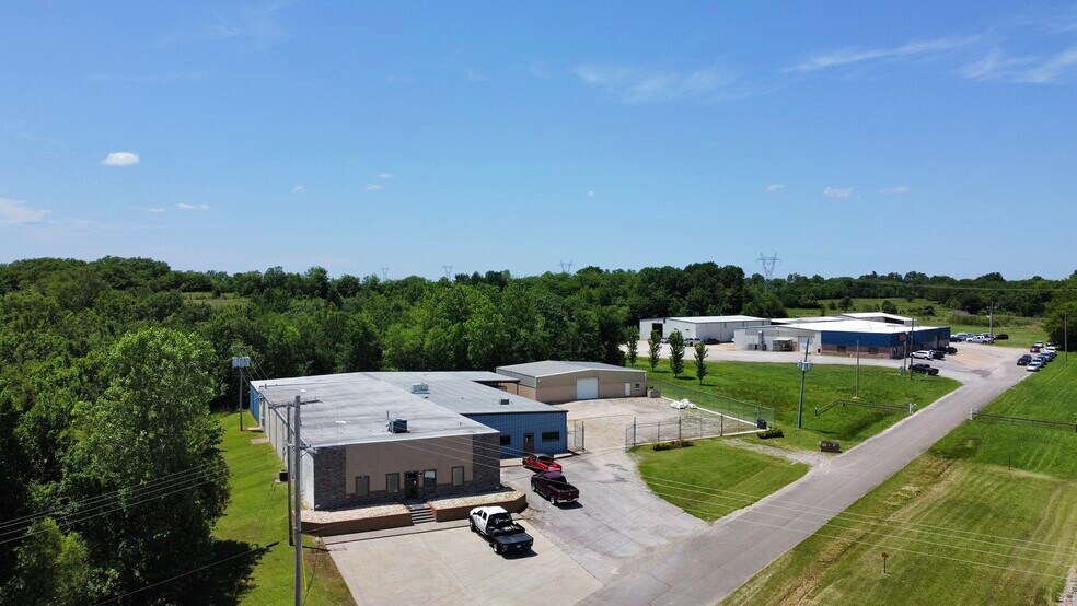 More Photos Of 10912 S 264th Ave E, Coweta Warehouse For Lease